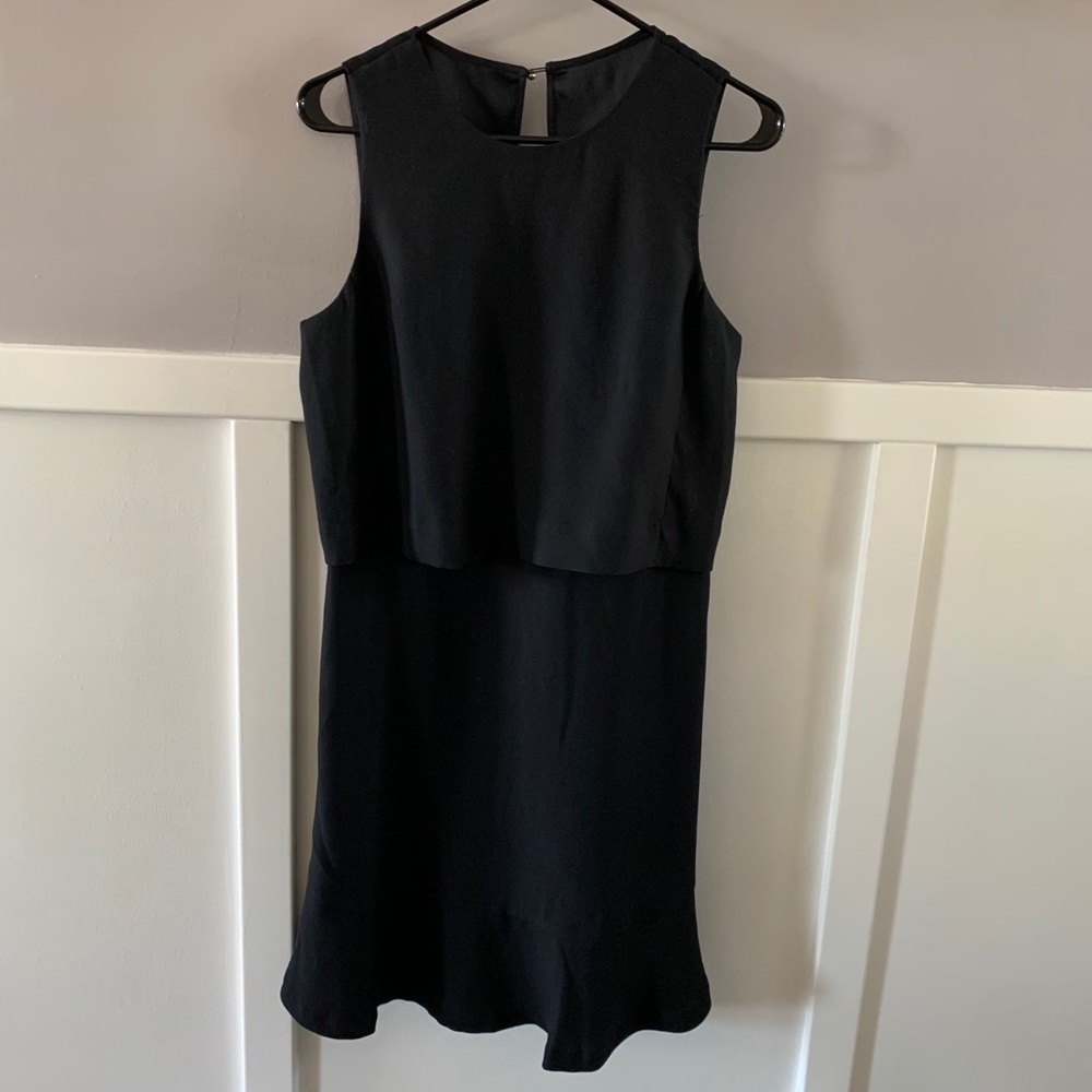 NWT Banana Republic Ruffle Hem Black Dress - Picture 3 of 12